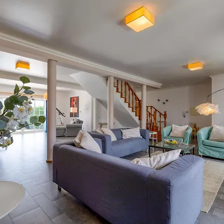 Casa Branca I Geraeumiger Rueckzugsort Fuer 12p By Interhome Casa de Férias