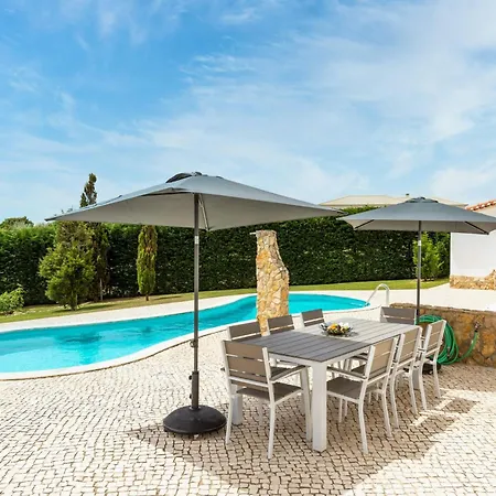 Casa de Férias Casa Branca I Geraeumiger Rueckzugsort Fuer 12p By Interhome