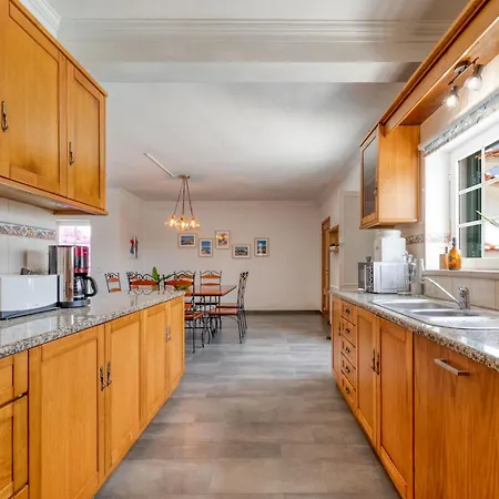 Casa Branca I Geraeumiger Rueckzugsort Fuer 12p By Interhome Casa de Férias *