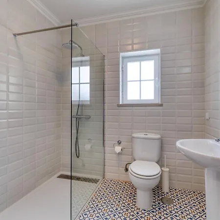 Casa de Férias Casa Branca I Geraeumiger Rueckzugsort Fuer 12p By Interhome