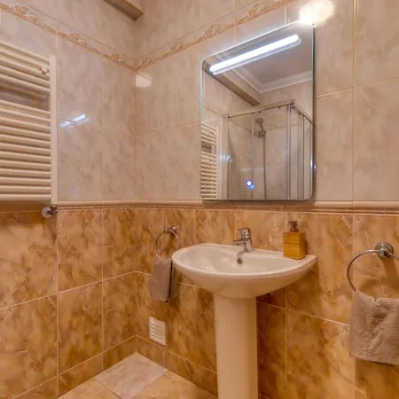 Casa Branca I Geraeumiger Rueckzugsort Fuer 12p By Interhome Casa de Férias *
