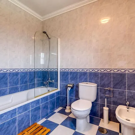 Casa de Férias Casa Branca I Geraeumiger Rueckzugsort Fuer 12p By Interhome *