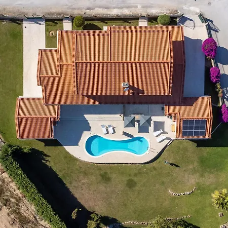 Casa Branca I Geraeumiger Rueckzugsort Fuer 12p By Interhome Casa de Férias Ribamar (Lourinha)