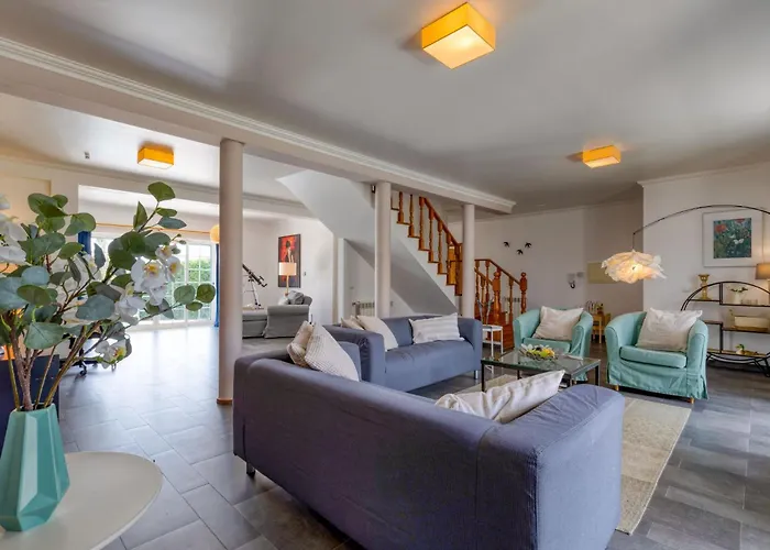 Casa Branca I Geraeumiger Rueckzugsort Fuer 12p By Interhome Casa de Férias