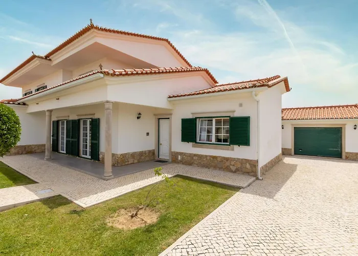 Casa Branca I Geraeumiger Rueckzugsort Fuer 12p By Interhome Ribamar (Lourinha)