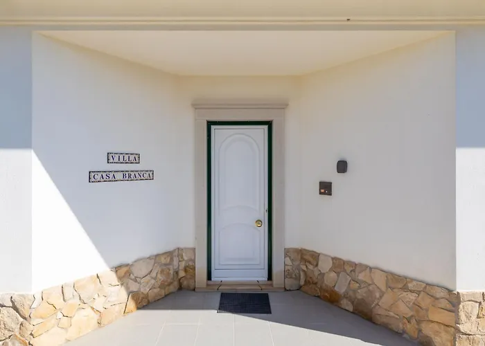 Casa Branca I Geraeumiger Rueckzugsort Fuer 12p By Interhome Ribamar (Lourinha)