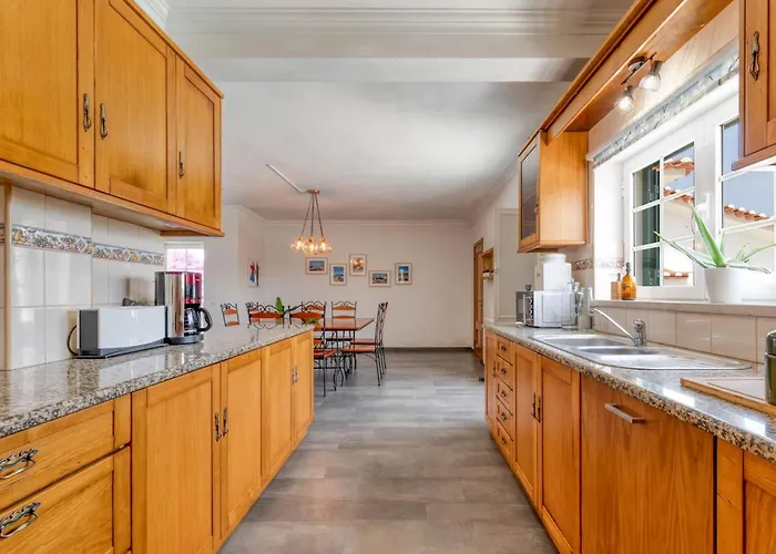 Casa Branca I Geraeumiger Rueckzugsort Fuer 12p By Interhome Casa de Férias *