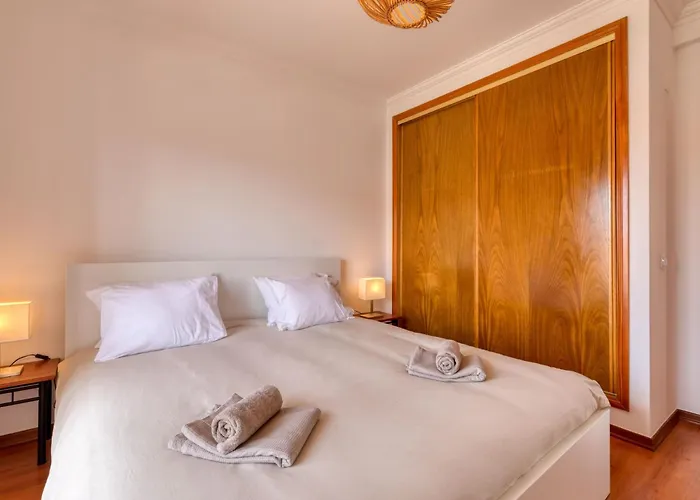 Casa Branca I Geraeumiger Rueckzugsort Fuer 12p By Interhome Casa de Férias