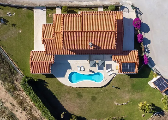 Casa Branca I Geraeumiger Rueckzugsort Fuer 12p By Interhome Casa de Férias Ribamar (Lourinha)